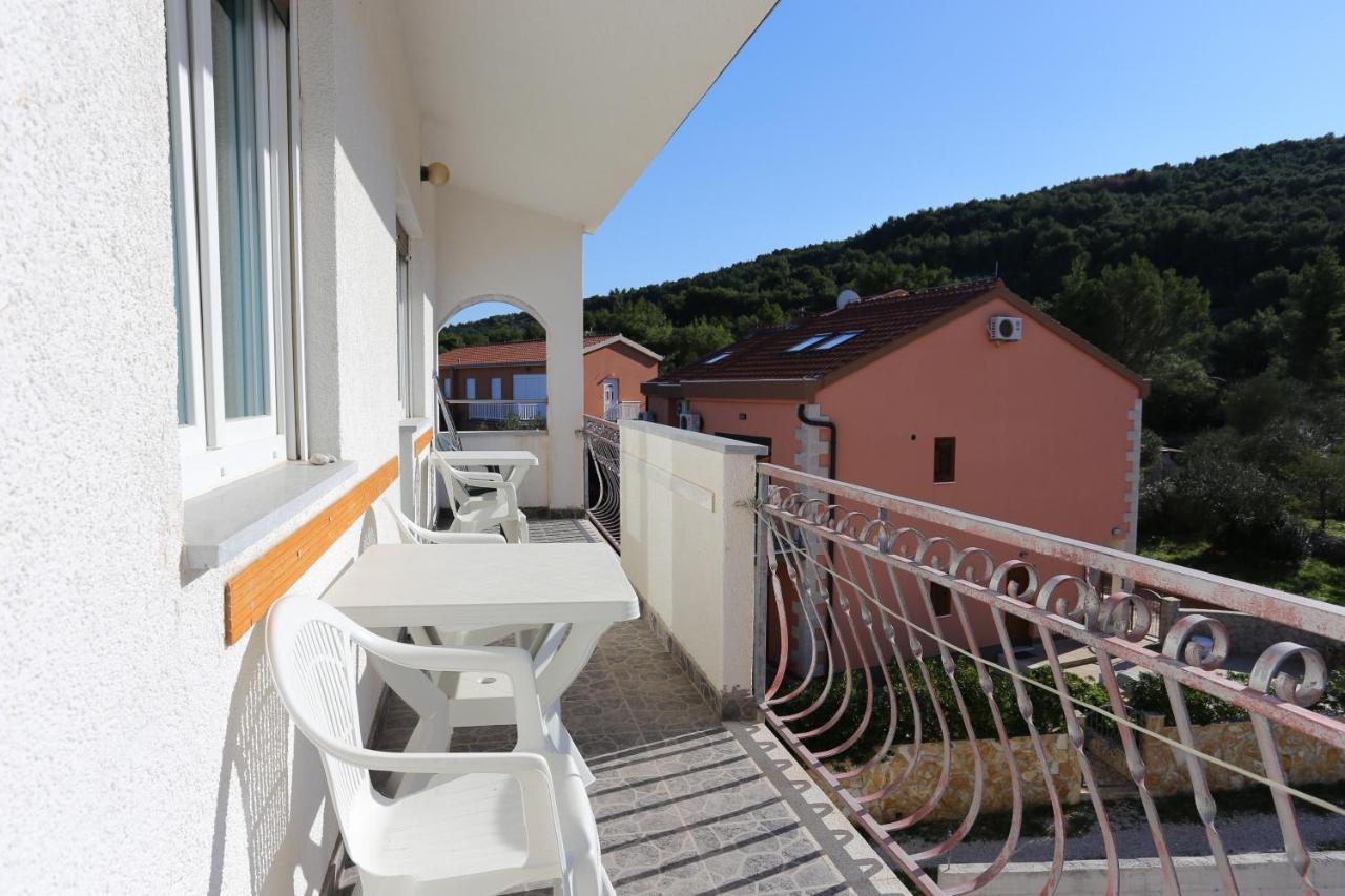 Apartments By The Sea Slatine, Ciovo - 14541 Экстерьер фото