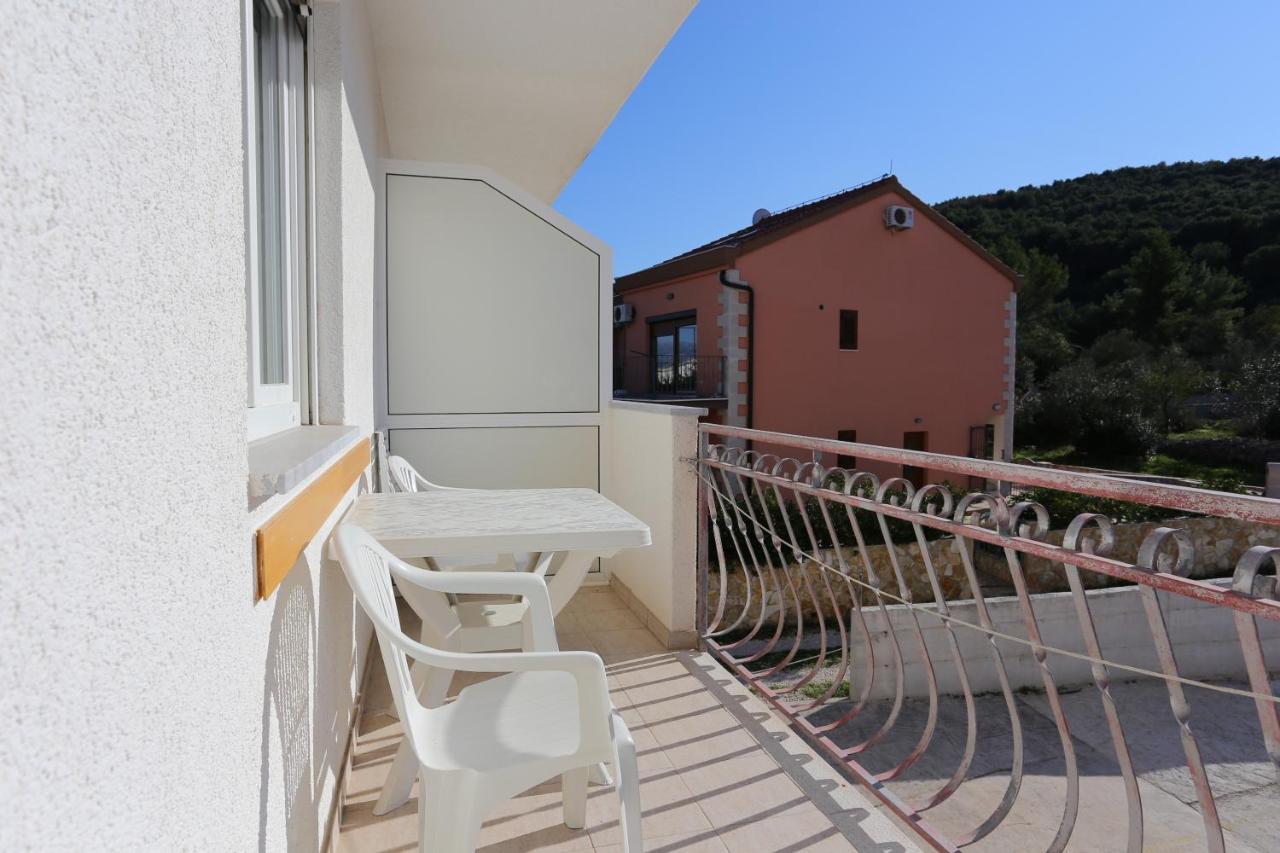 Apartments By The Sea Slatine, Ciovo - 14541 Экстерьер фото